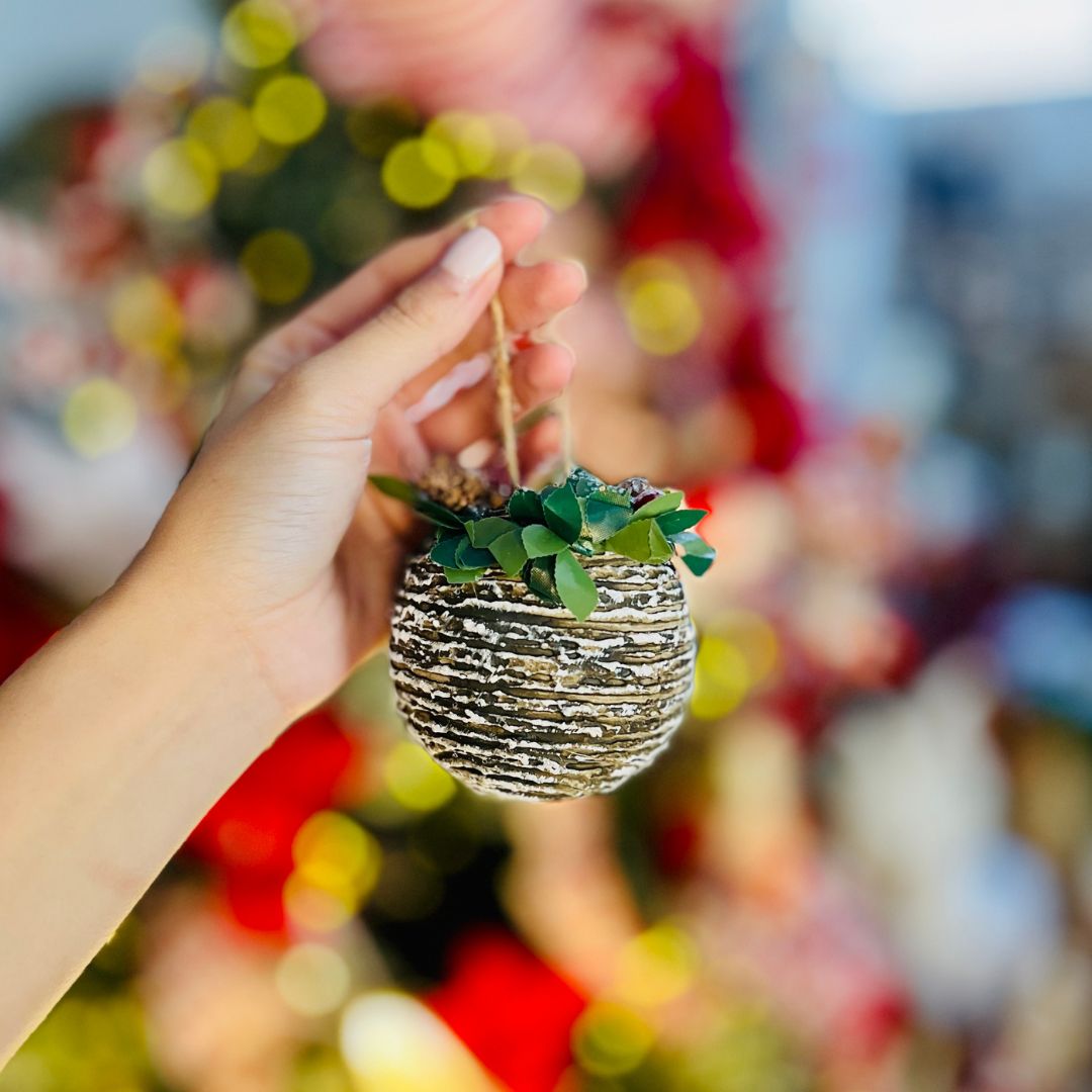 Caixa Com 6 Bolas de Natal Decorada Marrom Floresta 8cm