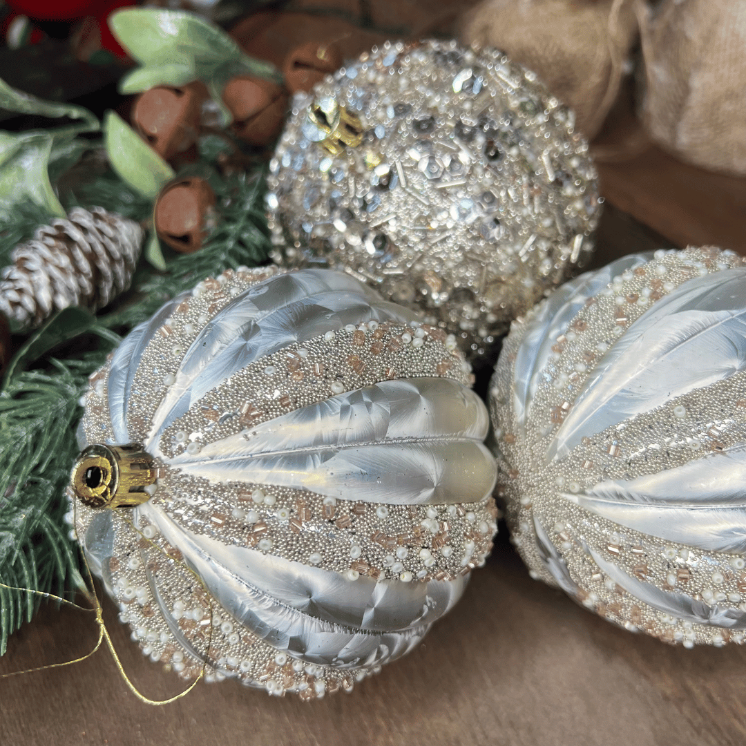 Caixa com 3 Bolas de Natal Decorada Champanhe Com Glitter 10cm