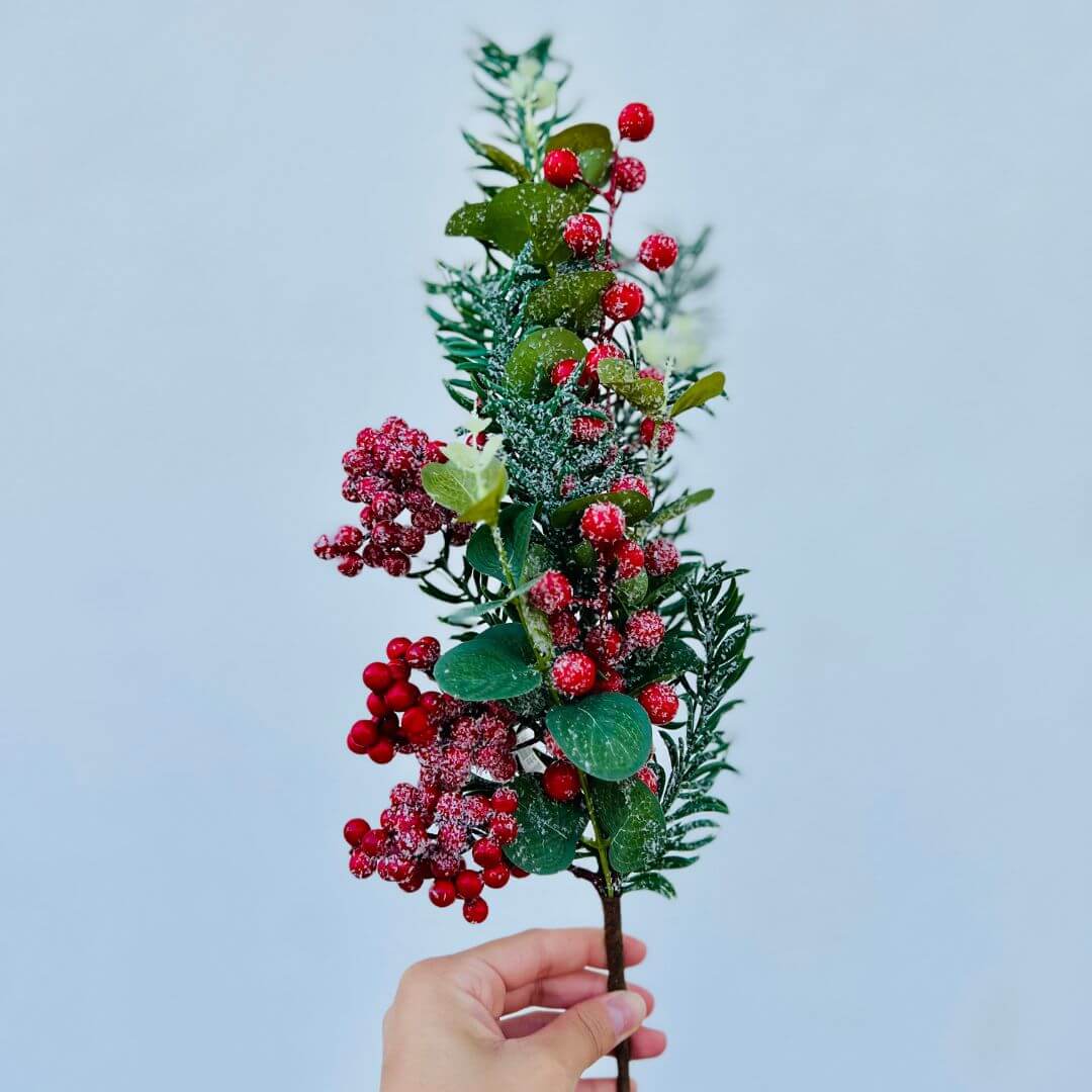 Galho Com Frutas Vermelho Nevado - 58cm