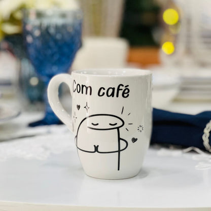 Caneca Meme "Com Café Sem Café" - 350ml