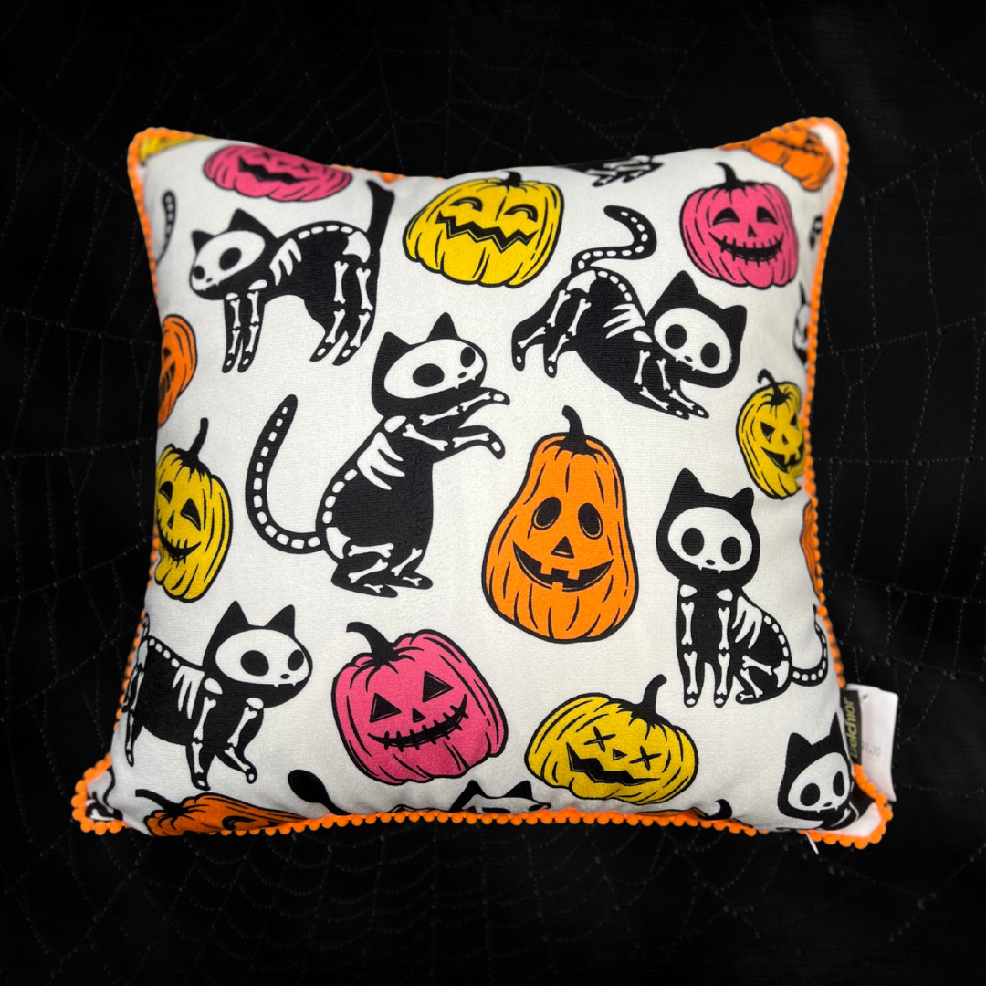 Almofada Halloween Com Mini Grelot 43x43cm