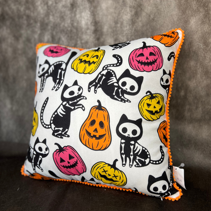 Almofada Halloween Com Mini Grelot 43x43cm